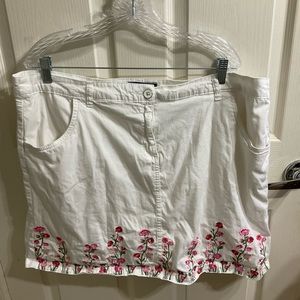 White & Pink Floral Embroidered Skort Plus Sz 18w